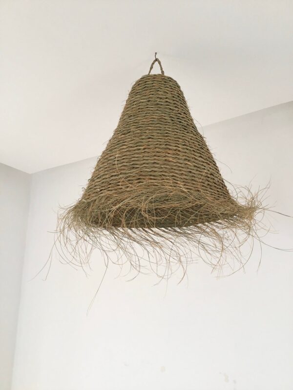 Suspension en paille tressée – Fait main au Maroc 🌿