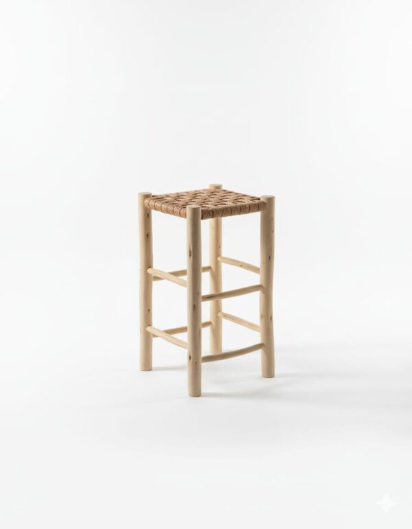 🪑 Tabouret de bar marocain fait main en bois d’eucalyptus et cuir – Coopérative Ibdaa Yadi