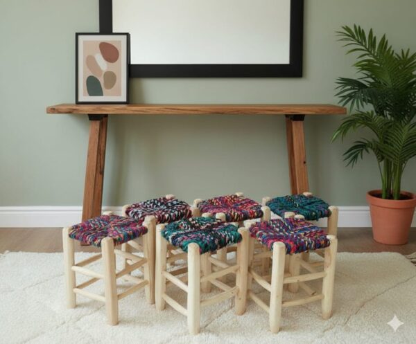 🪑 Tabouret marocain fait main en Boucherouite – Coopérative Ibdaa Yadi