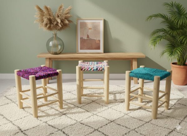 🪑 Tabouret marocain fait main en Boucherouite – Coopérative Ibdaa Yadi