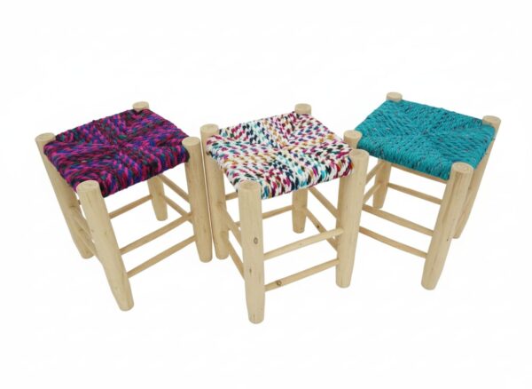 🪑 Tabouret marocain fait main en Boucherouite – Coopérative Ibdaa Yadi